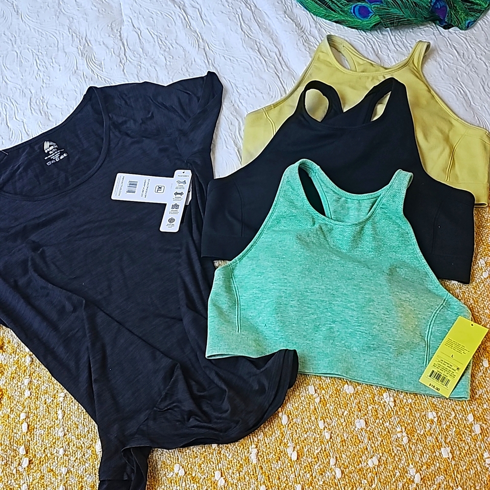 Woman's active performance sports braw shirt xl- L